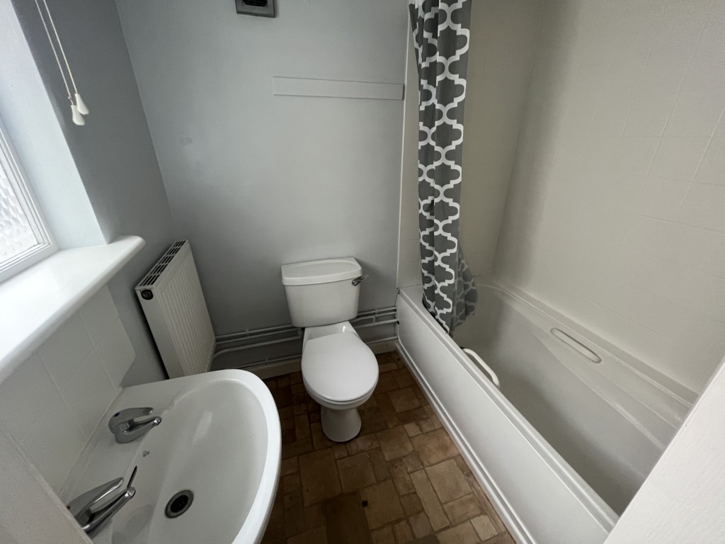 Bond Street, Stowmarket, Suffolk, IP14, 2 bedroom, Terraced