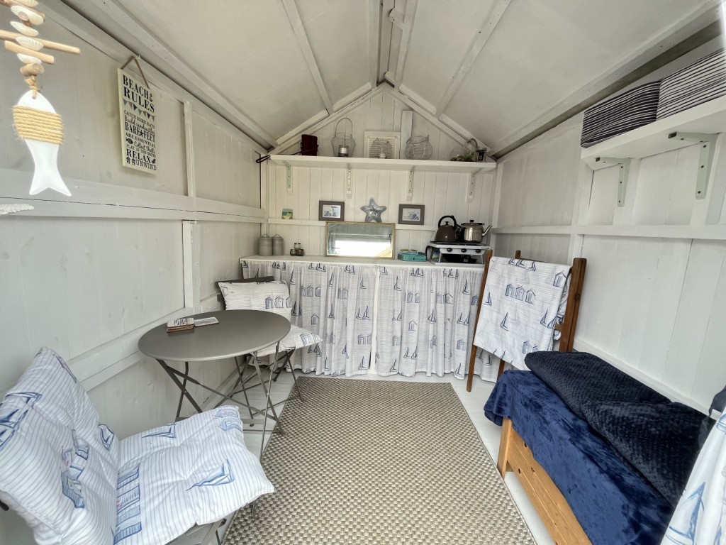 Images for Beach Hut 413, Golf Road, Felixstowe