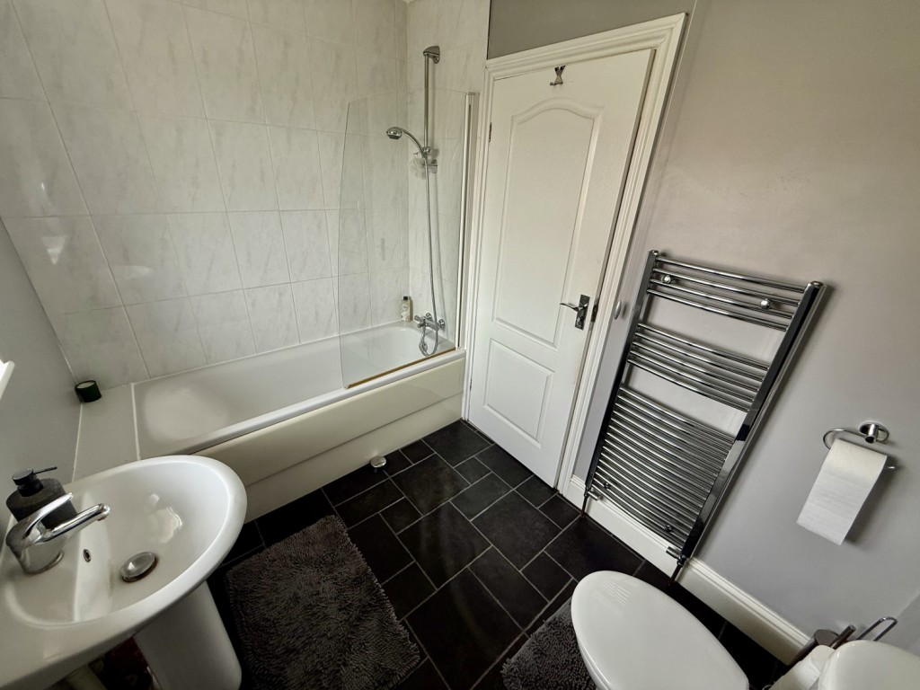 Images for Valley Road, IP1
