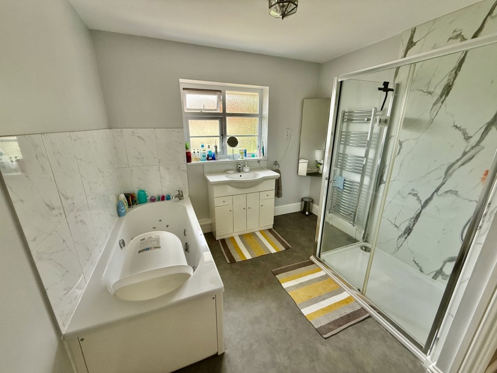 Images for Valley Road, IP1