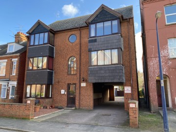 image of Flat 2 Horsley House, 40 Felix Road, Suffolk