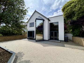 image of 2a Borrowdale Avenue, Suffolk