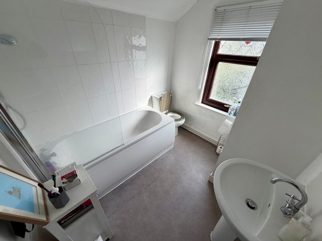 Images for Cemetery Road, IP4