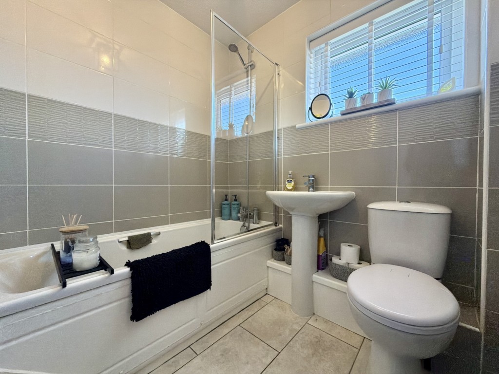 Images for Lakeside Road, IP2