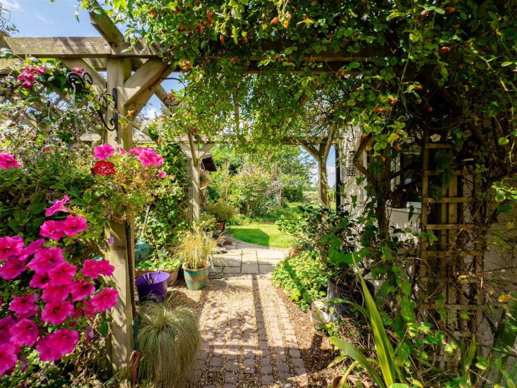 Images for Saxham Street, Stowupland, Stowmarket