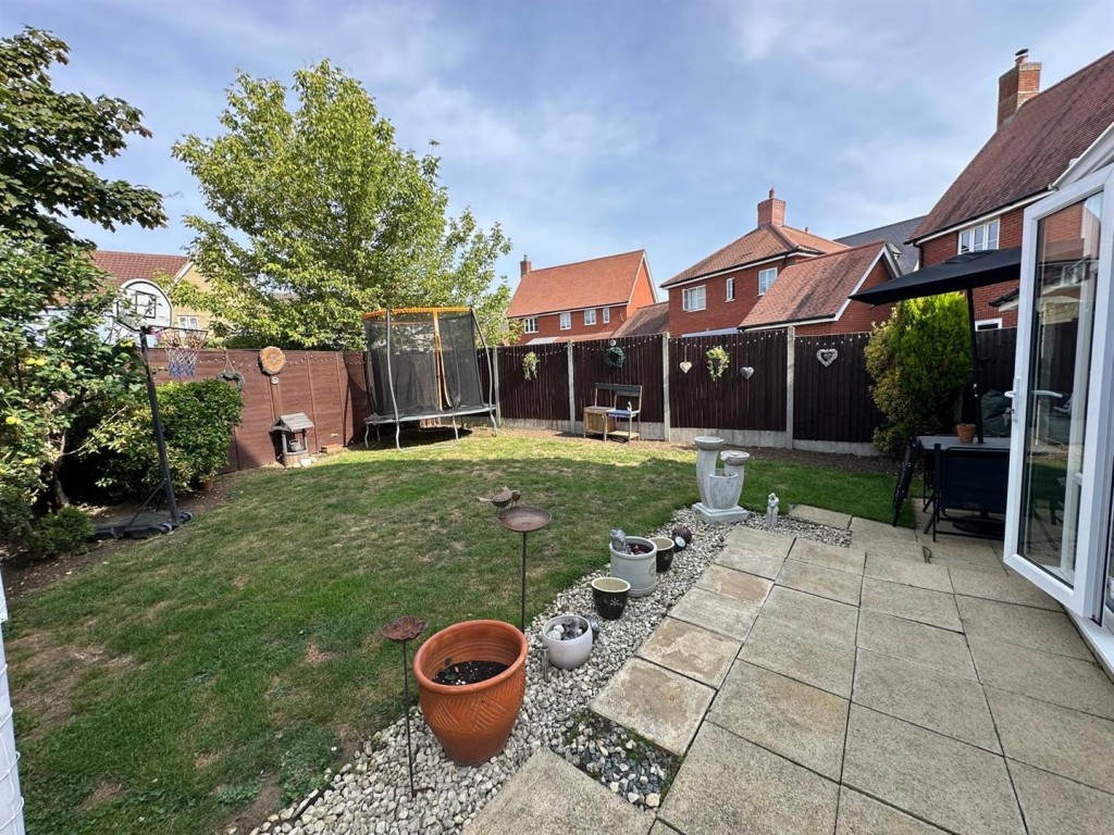 Images for Greenfinch Close, Stowmarket