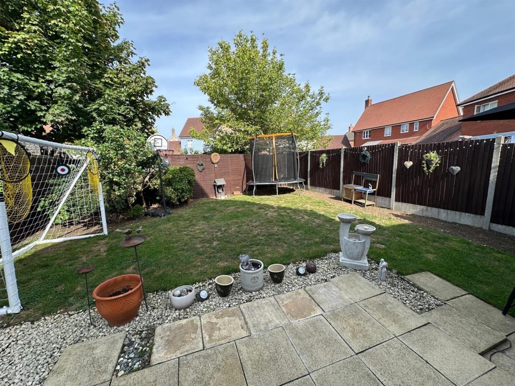 Images for Greenfinch Close, Stowmarket