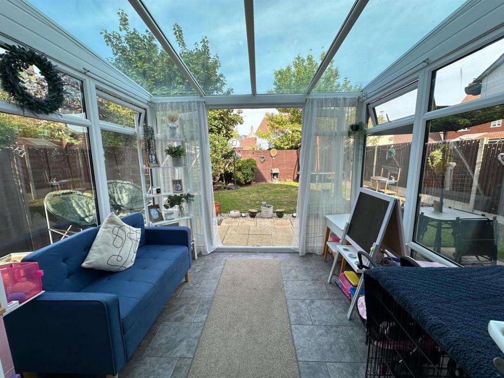 Images for Greenfinch Close, Stowmarket