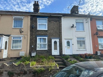 image of 16, Creeting Road West