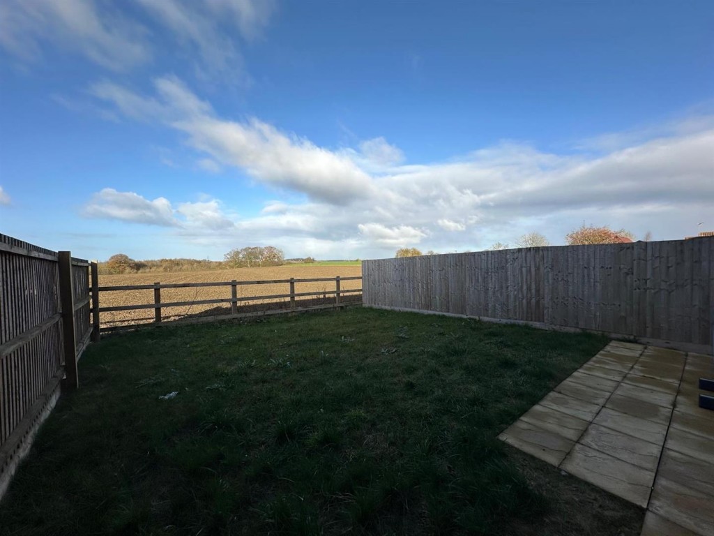 Images for Hubbards Close, Combs