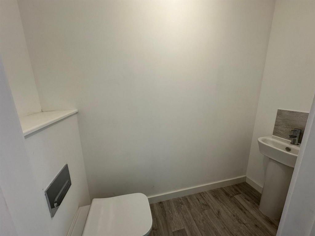 Images for Hubbards Close, Combs