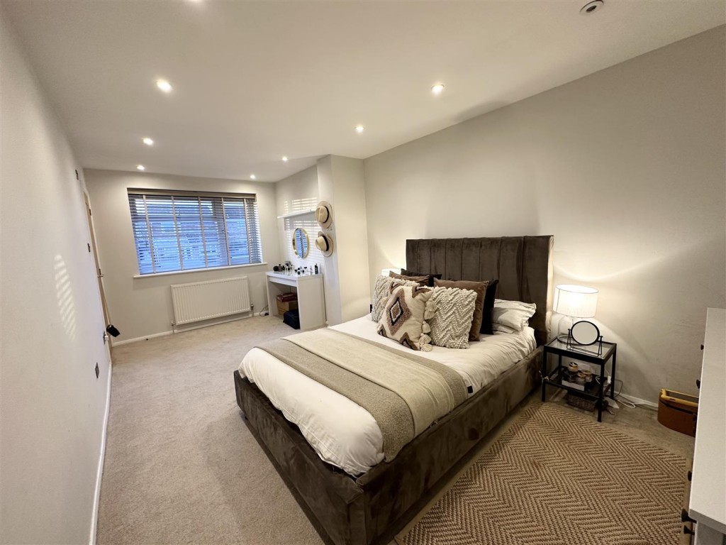 Images for Britten Ave, Stowmarket