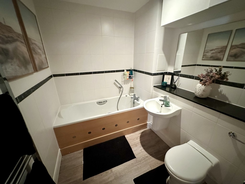 Images for 7 Anchor Street, Ipswich Waterfront