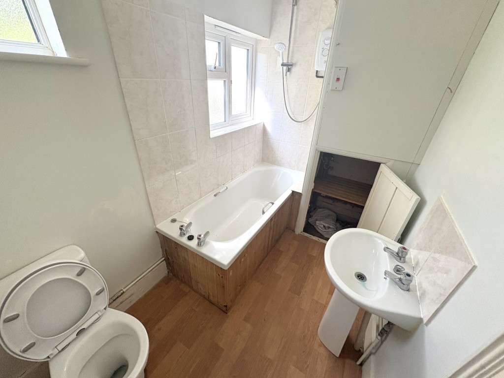 Images for 1, 147 Woodbridge Road, Ipswich, Suffolk, IP4