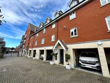 image of 8 Neptune Square, Suffolk
