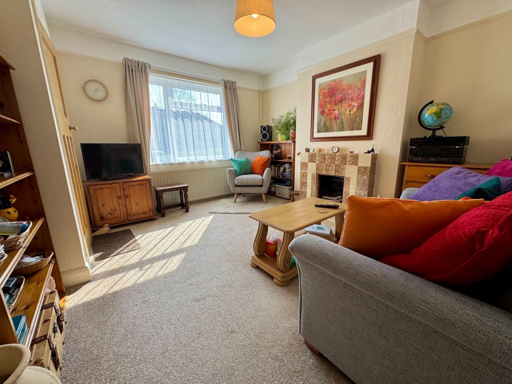 Images for Warwick Avenue, Woodbridge