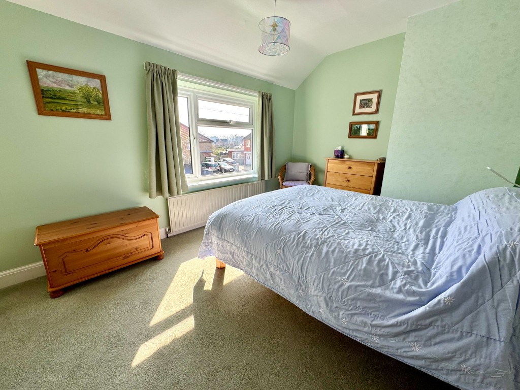 Images for Warwick Avenue, Woodbridge