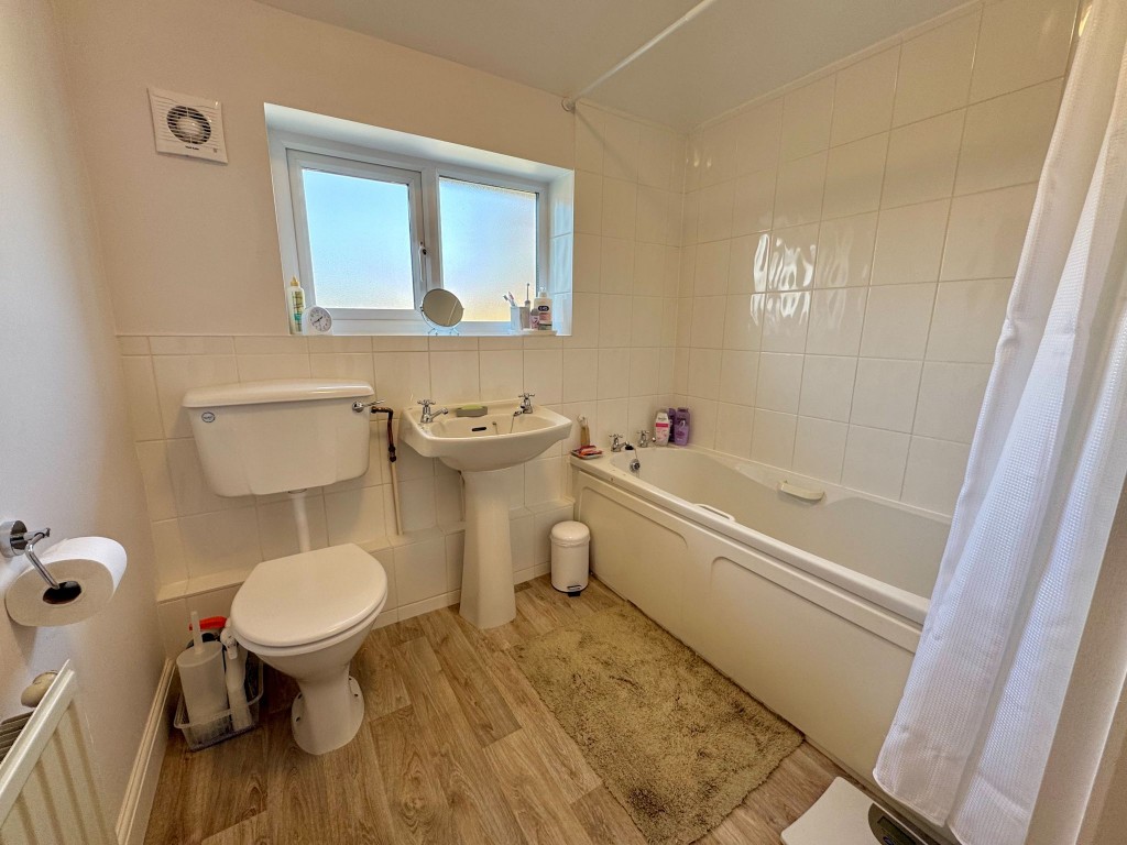 Images for Warwick Avenue, Woodbridge