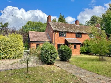 image of Bracken Cottage, The Walks, Sutton