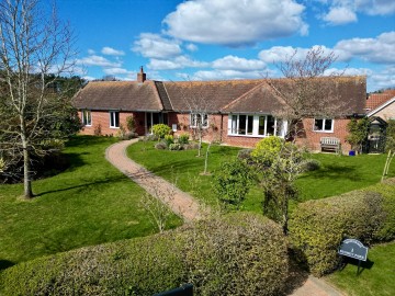 image of 1, Bushey Park, Bushey Lane